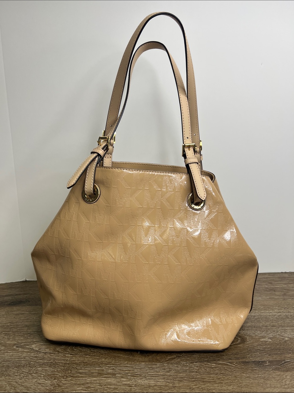 Michael Kors Beige MK Patent Leather Tote Bag Gold Hardware Shoulder Bag Classic